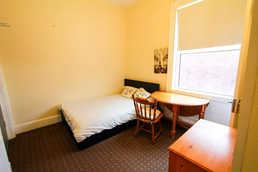 Central Bolton Accommodation - Image 1