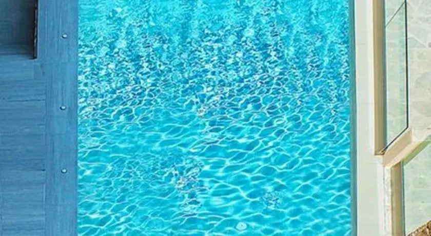 CORE RESORTS - Image 1