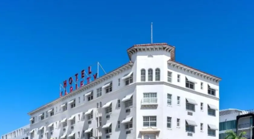 Bluebird Suites at The Apex Miami - Image 1