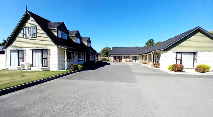 Academy Lodge Motel - Image 1