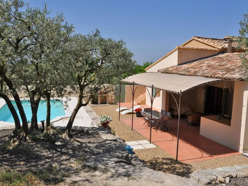 Provencal holiday home with private pool on 3000 m2 of garden, in the middle of the Luberon - Image 1
