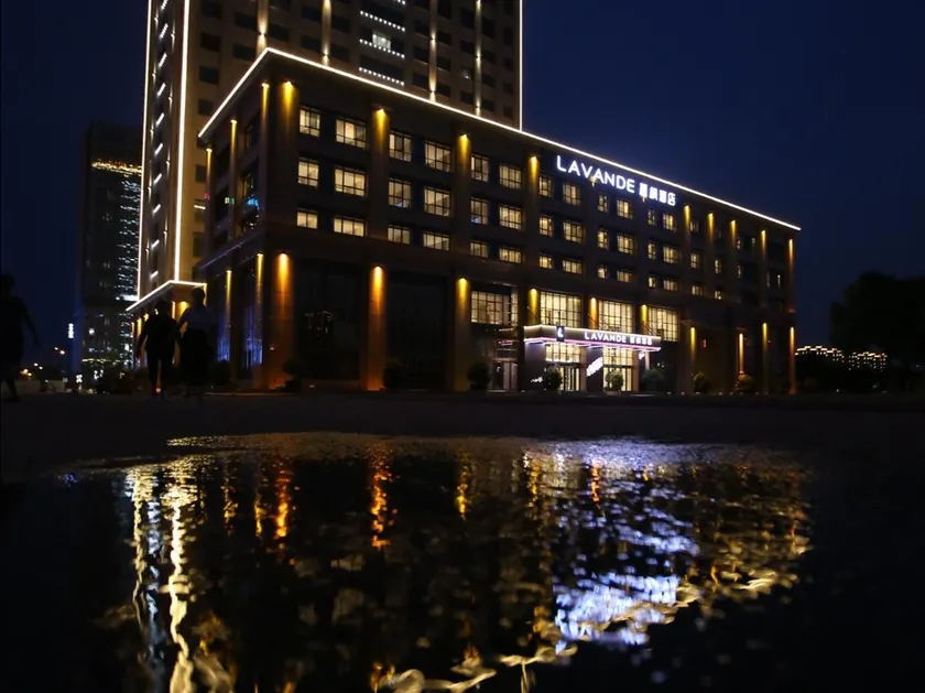 Lavande Hotel Wuxi East Railway Station - Image 1