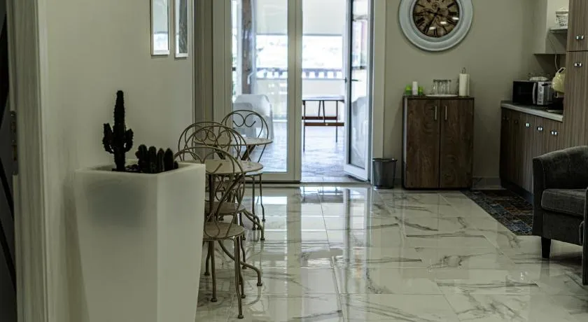 Corleone GUESTHOUSE - Image 1