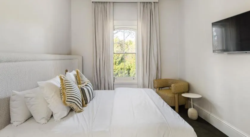 The Stirling Hotel - Image 1