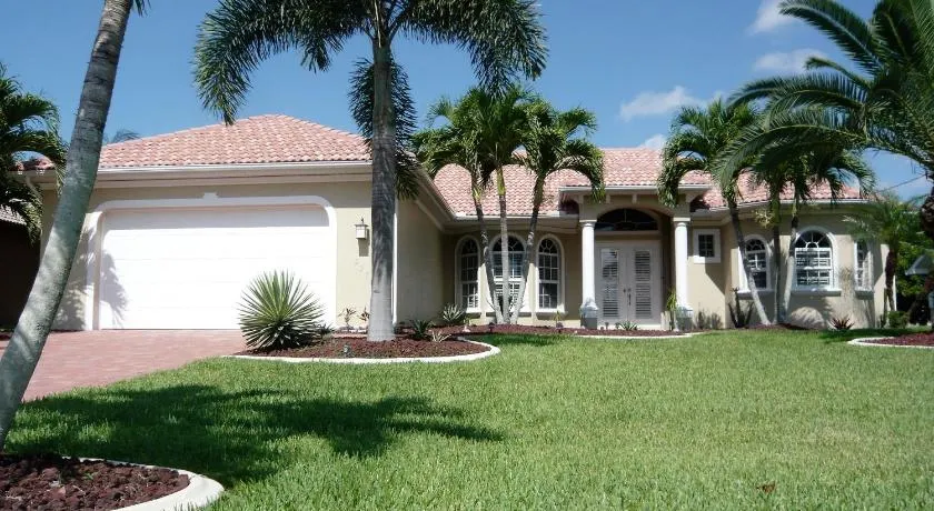 Villa'Cape Florida 'mit beheiztem Pool / Spa auf einem breiten Kanal mit Golfzugang - Image 1