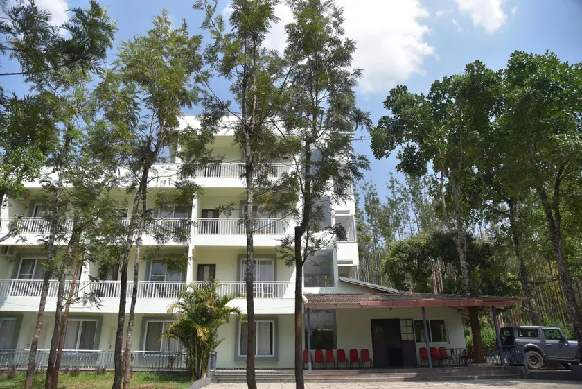 Eden Garden Hotel And Resort - Image 1