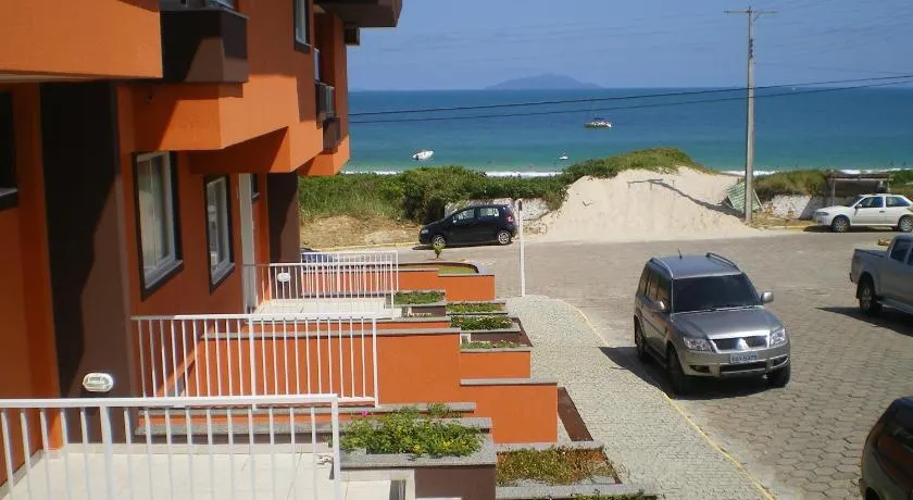 Praia de Quatro Ilhas a 50 metros do mar - Image 1