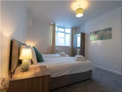 Lower Ashby Apartments - Image 1