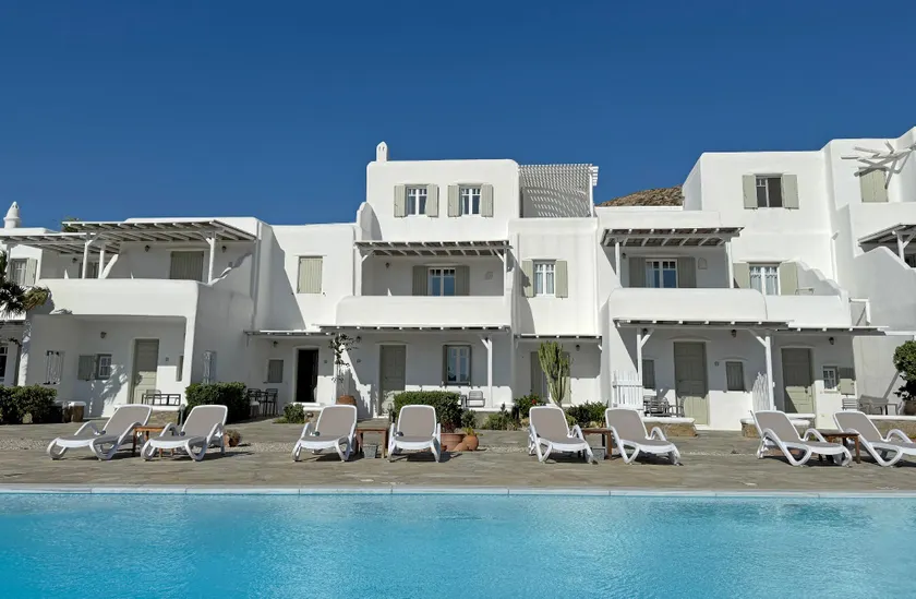 Yakinthos Residence - Image 1