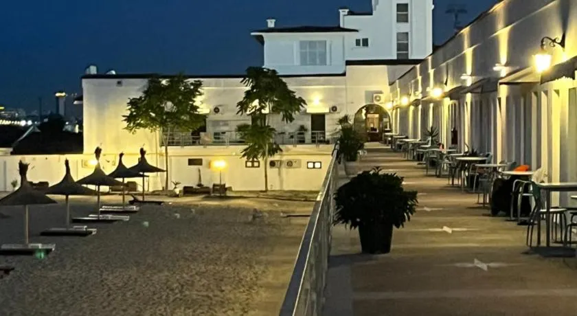 Hotel Cazino Nord - Image 1