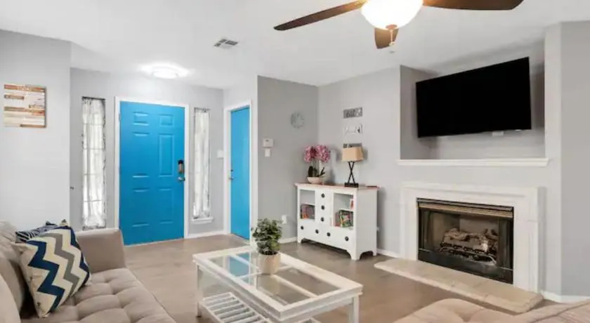 Modern Austin Retreat 15 Min to Downtown & Airport Sir - Image 1
