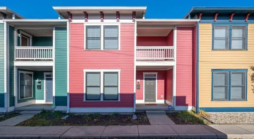 3BR Downtown with Private Garage-Walk to Mass Ave-Family Friendly - Image 1