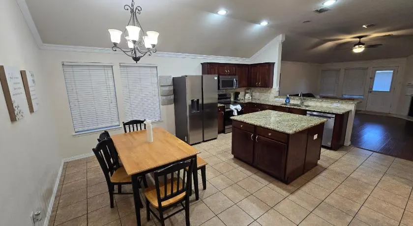 Extended Stay 3BR with office in Mira Lagos - Image 1