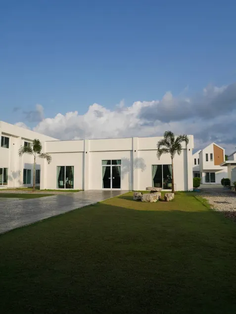 โรงแรมดิโอเอซิส ระยอง - Image 1