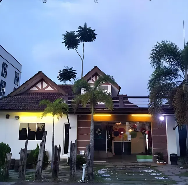 Kuu Inn Motel - Image 1