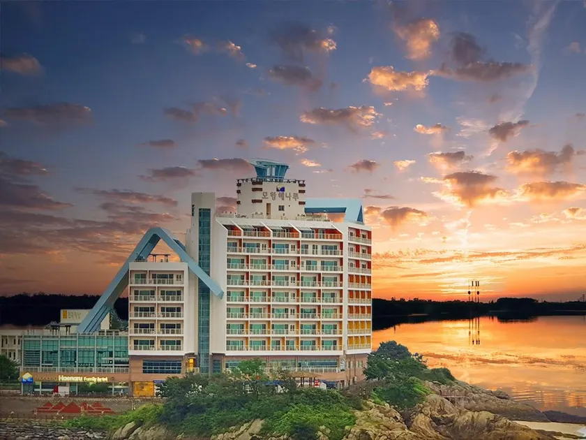 Mohang Haenaru Family Hotel - Image 1