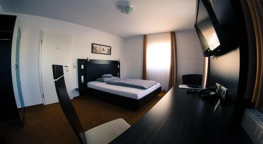 Hotel Enztal Garni - Image 1
