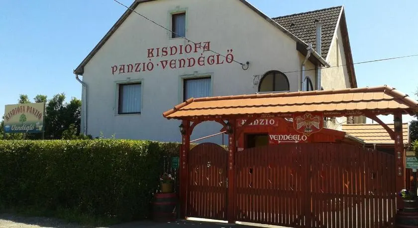 Kisdiófa Panzió és Vendéglő - Image 1