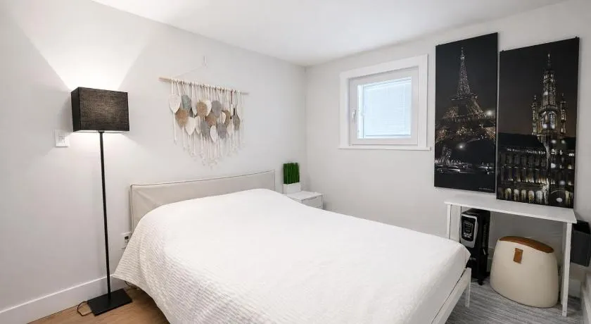 Bright Private 1BR Suite with Separate Entrance - Image 1