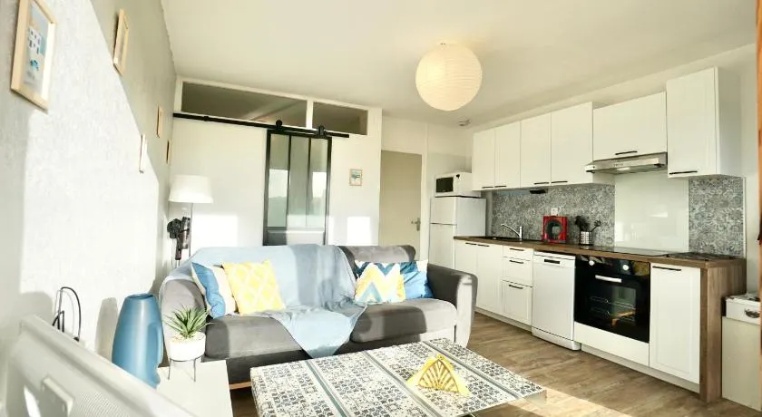 Appartement à 50m des plages - Image 1