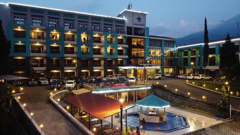 Grand Bintang Tawangmangu Hotel - Image 1