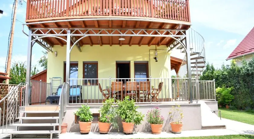 Zoldalma Apartmanhaz - Image 1
