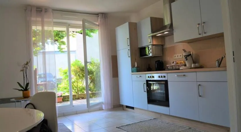 Spacious Flat Garden&Parking 5min Basel Tram Bus Airport - Image 1