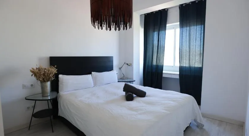 Spacious Modern Apartment in a Beautiful Area - Image 1