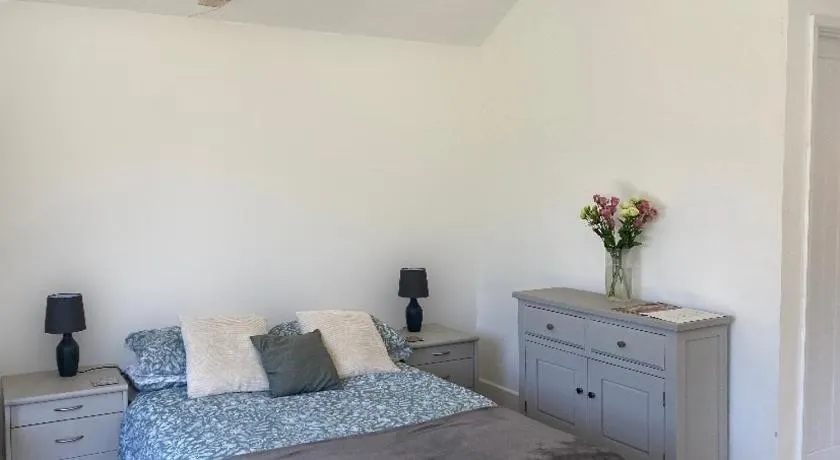 The Garden Room - Image 1