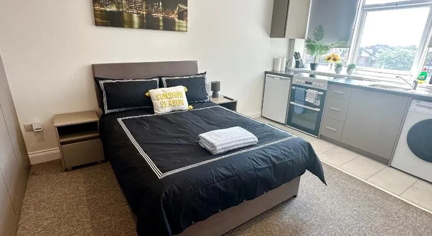 Bright Modern, Private Apartment,15 Mins To Central London - Image 1