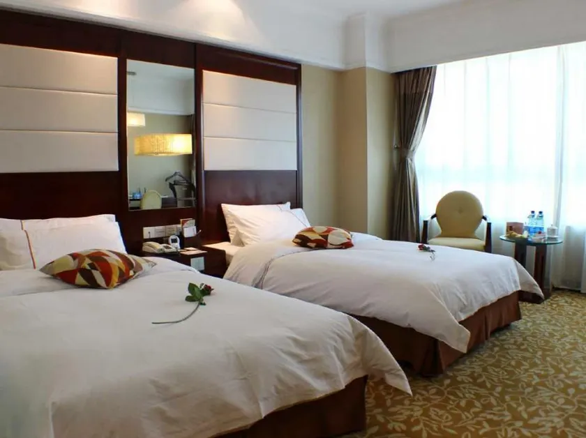 Yishan Business Hotel - Image 1