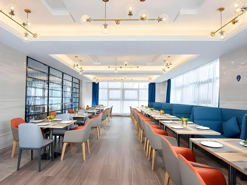 Kyriad Marvelous Hotel Luoyang Longmen High-speed Railway Station - Image 1