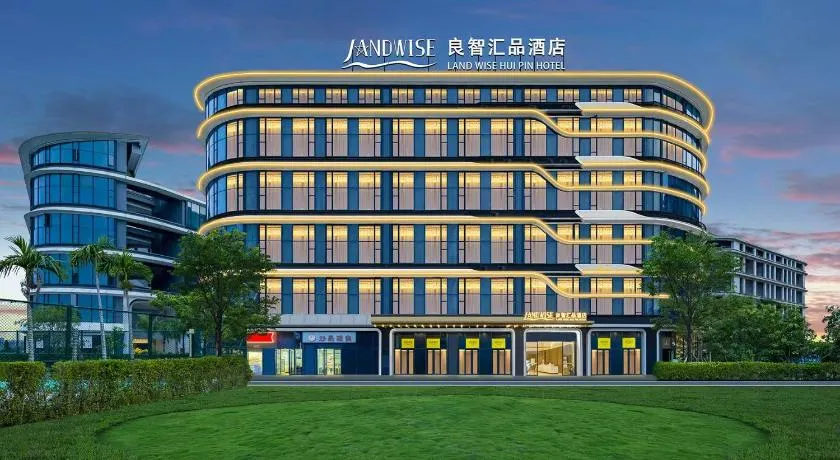 Land Wise Hui Pin Hotel - Image 1