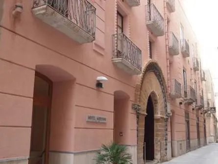 Hotel Moderno - Image 1
