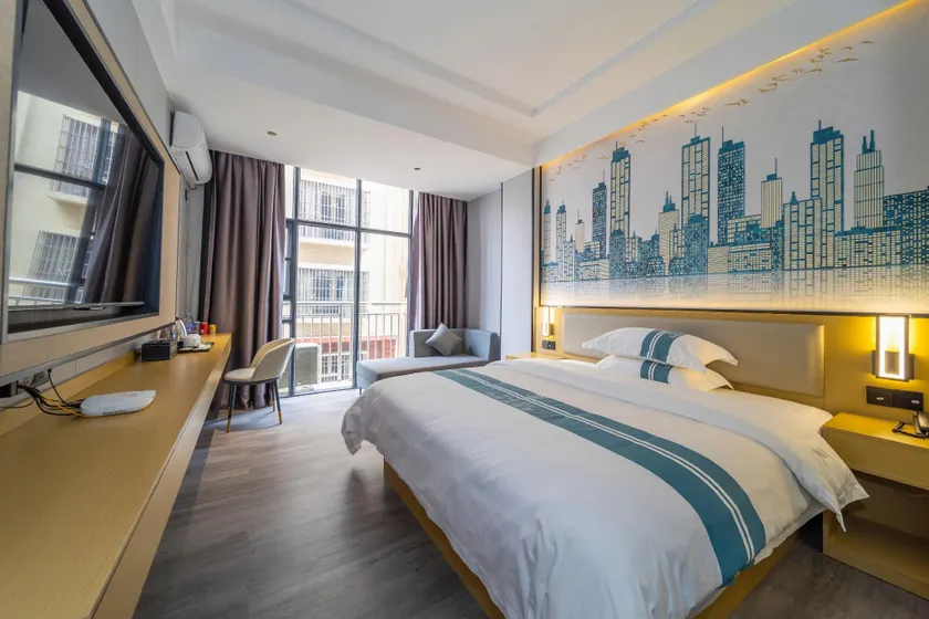 Yijia Hotel - Image 1