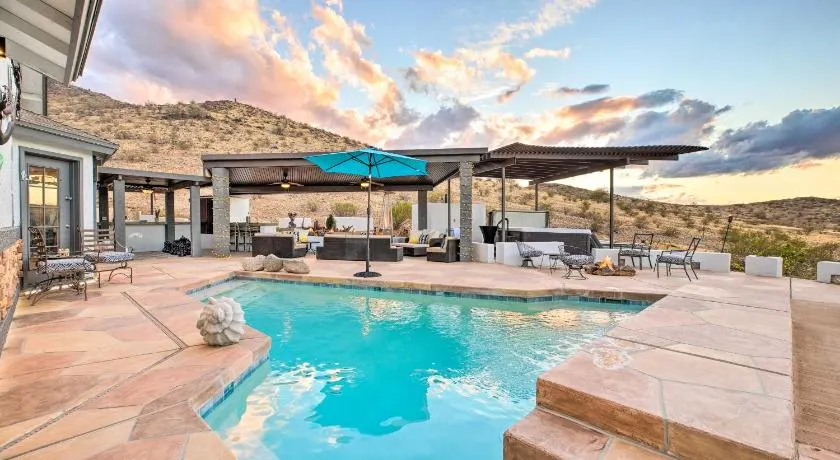 Casita 11 Mi to Dtwn: Pool, Spa, Hiking, Views - Image 1