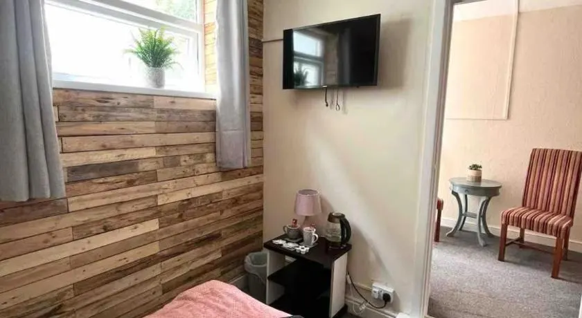 106 Brynmill - Room 3 - Image 1