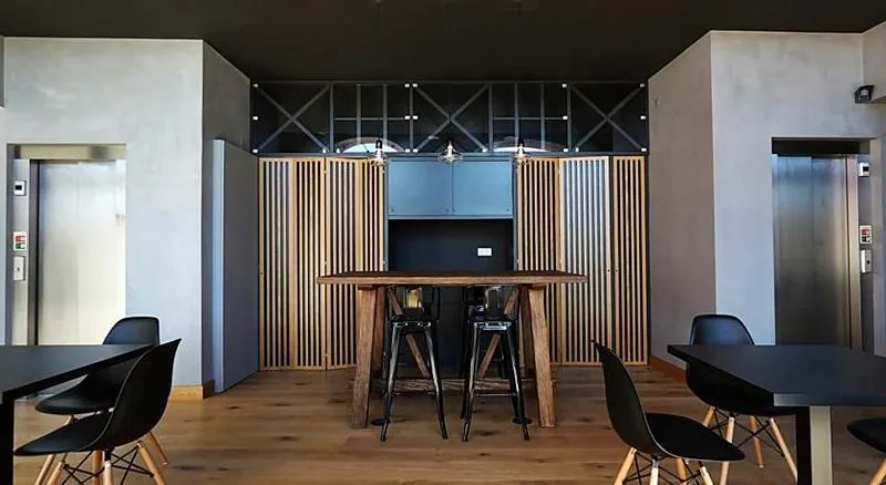 Hello Lisbon São Bento Boutique Apartments - Image 1