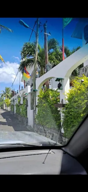 Cheerful 1 bed vacation home with tours & facilities - Image 1