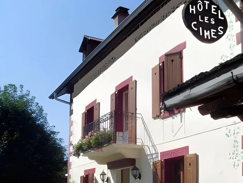 Hôtel Les Cimes - Image 1