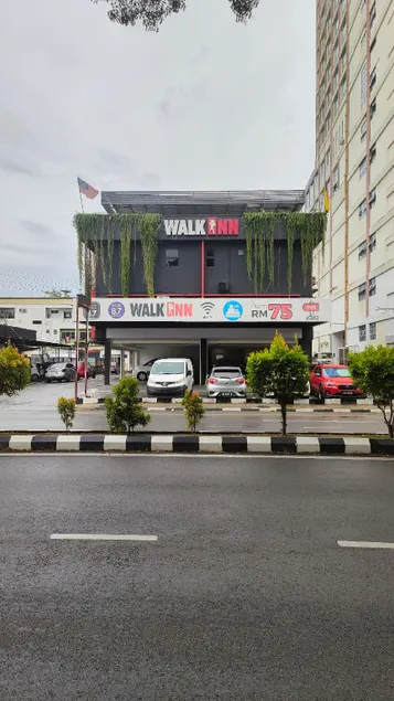Walk Inn - Image 1