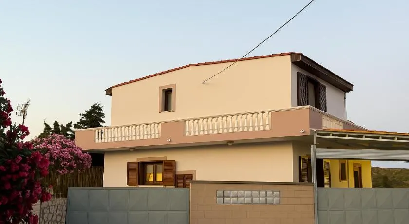 Casa Maria Tsampika-Spacious Home with 2 Bathrooms & Free Parking - Image 1