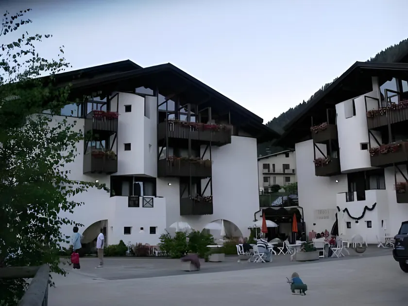 Hotel Castel Pietra - Image 1
