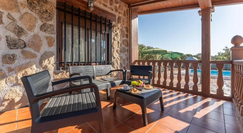 Cabaña pet-friendly con piscina y patio privado - Image 1