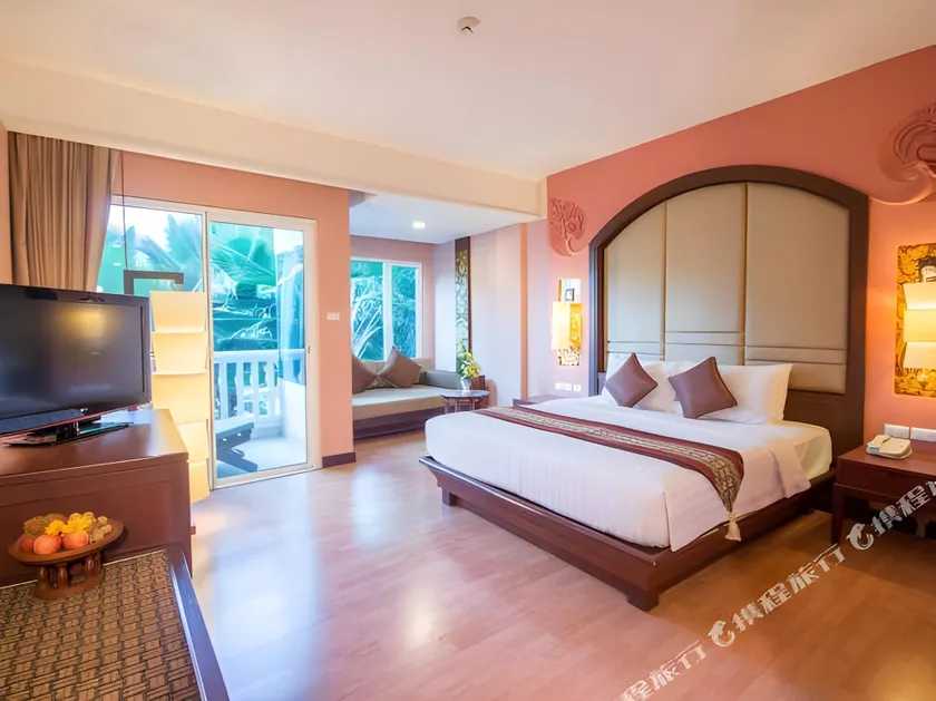 Grand Pacific Sovereign Resort & Spa - Image 1