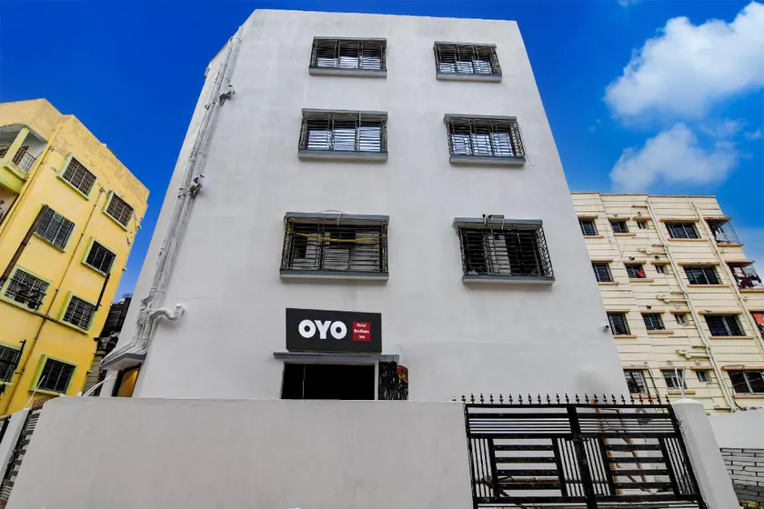 Hotel O Brothers Inn - Image 1