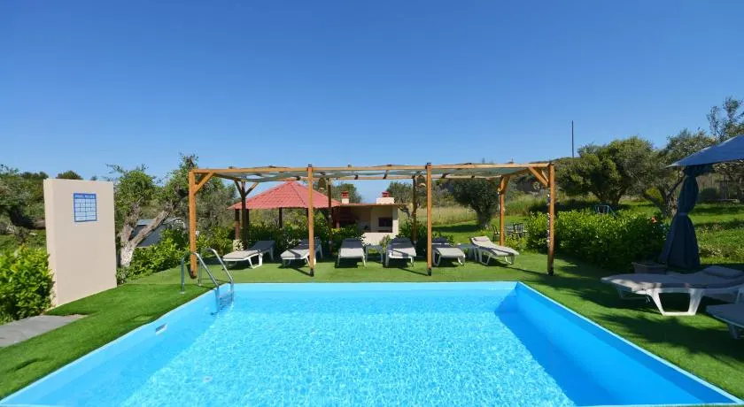 Jimmy's Pool House - Image 1