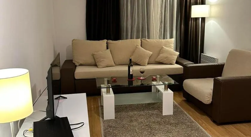 Aspen Luxury Apartament - Image 1