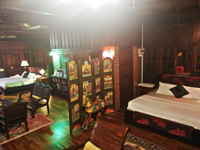 Lowinski Lodge - Image 1