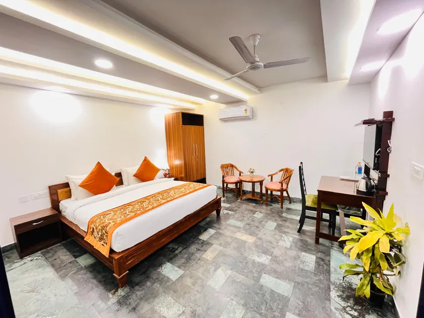 Hotel Green Galaxy - Green Park South Delhi - Image 1